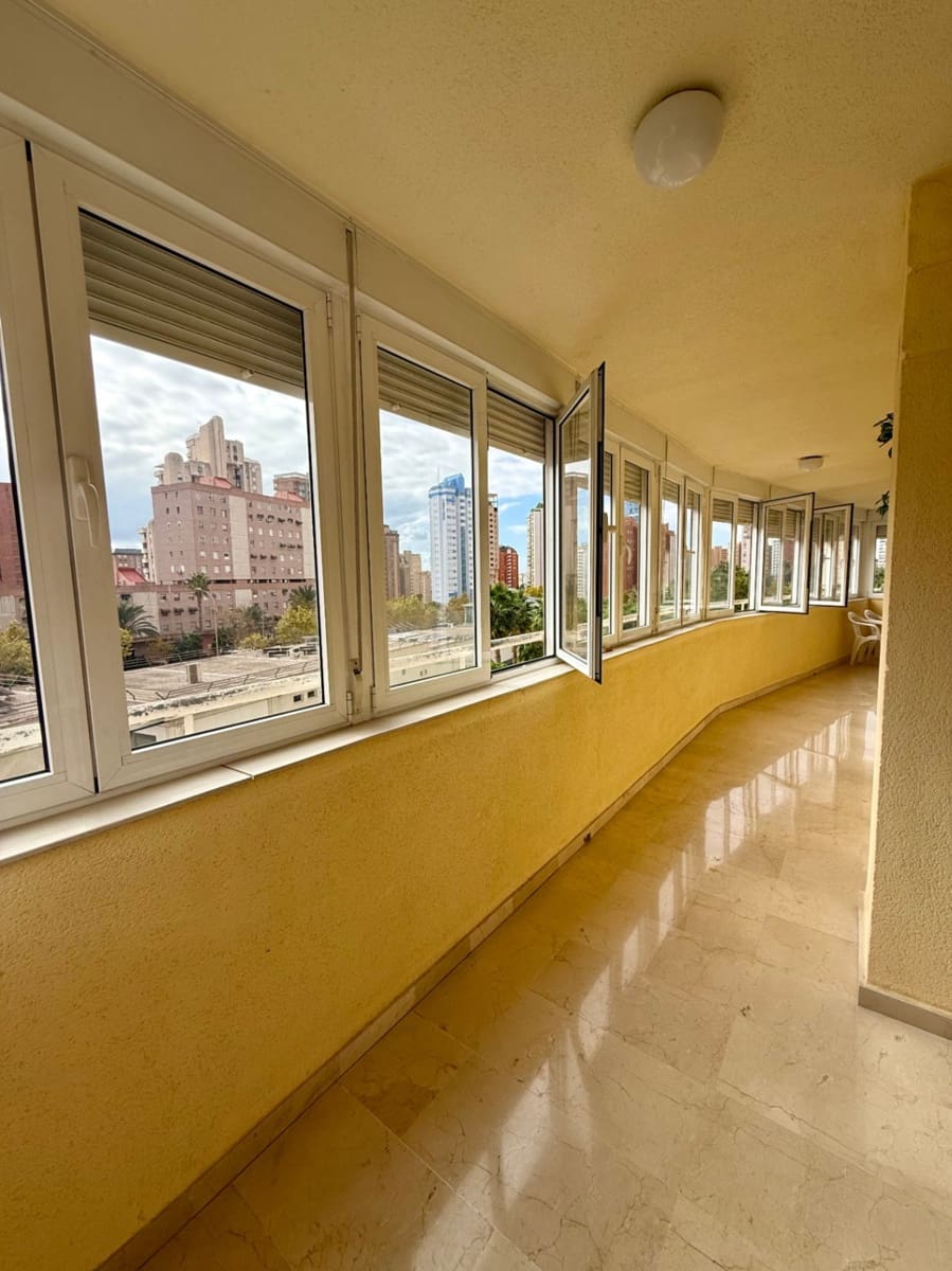 2 soverom Leilighet til salgs i Benidorm med svømmebasseng garasje - € 269 000 (Ref: 9309345)