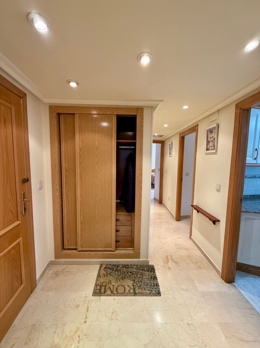 2 soverom Leilighet til salgs i Benidorm med svømmebasseng garasje - € 269 000 (Ref: 9309345)