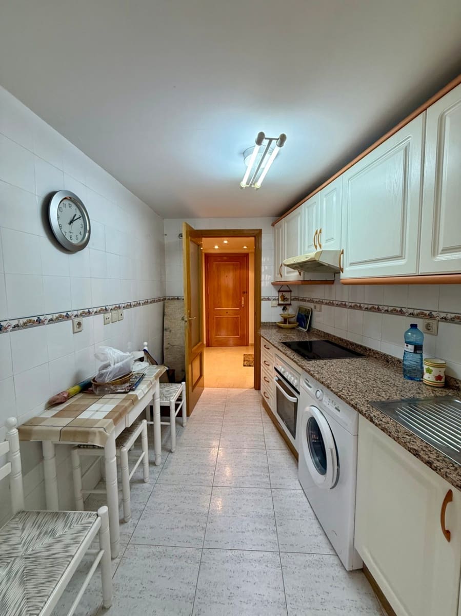 2 soverom Leilighet til salgs i Benidorm med svømmebasseng garasje - € 269 000 (Ref: 9309345)