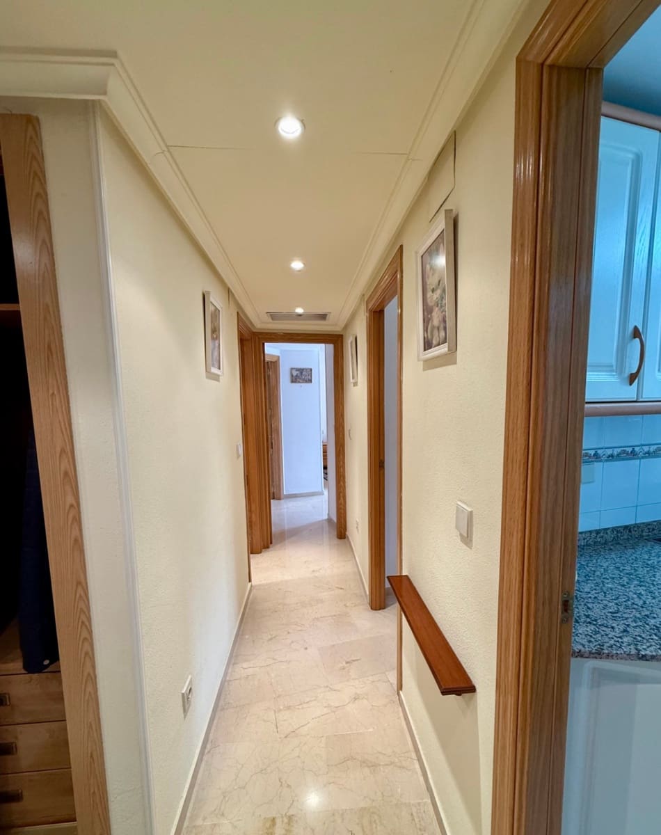 2 soverom Leilighet til salgs i Benidorm med svømmebasseng garasje - € 269 000 (Ref: 9309345)