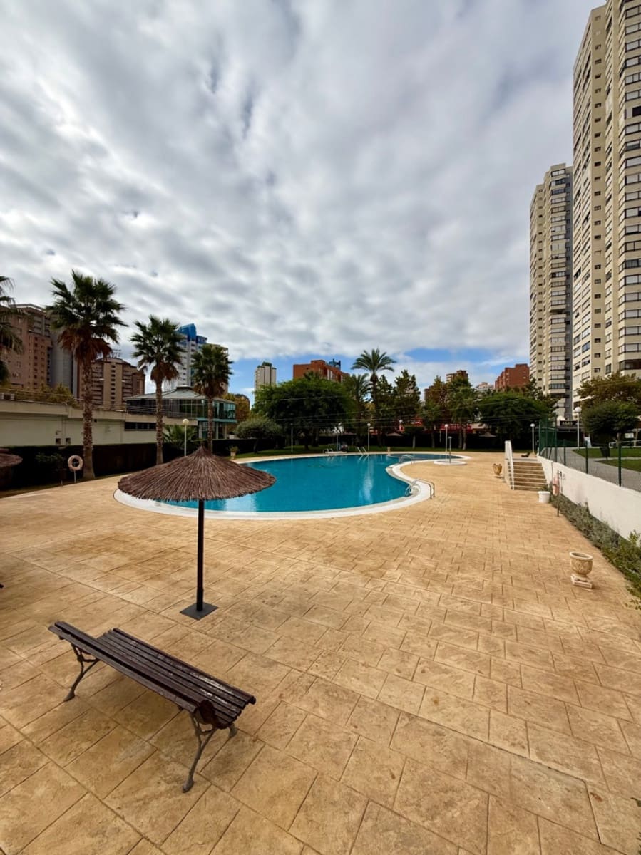 2 soverom Leilighet til salgs i Benidorm med svømmebasseng garasje - € 269 000 (Ref: 9309345)
