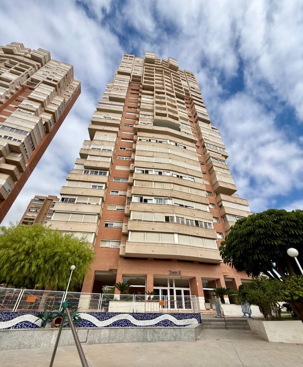 2 soverom Leilighet til salgs i Benidorm med svømmebasseng garasje - € 269 000 (Ref: 9309345)
