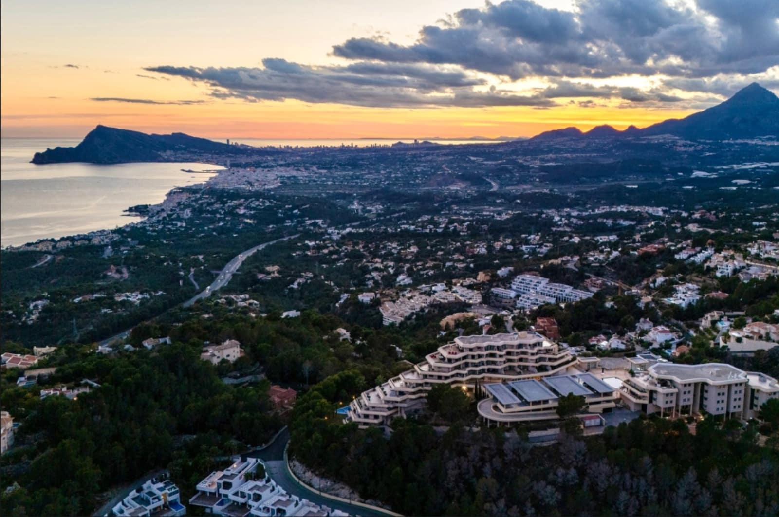 2 soverom Leilighet til salgs i Altea la Vella med svømmebasseng garasje - € 399 000 (Ref: 9337009)