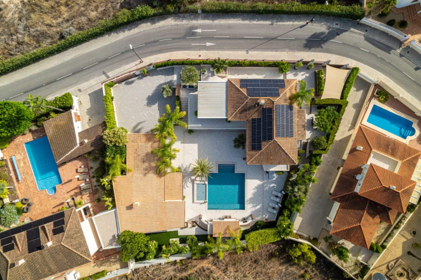 6 slaapkamer Villa te koop in La Nucia met zwembad garage - € 1.800.000 (Ref: 9337011)