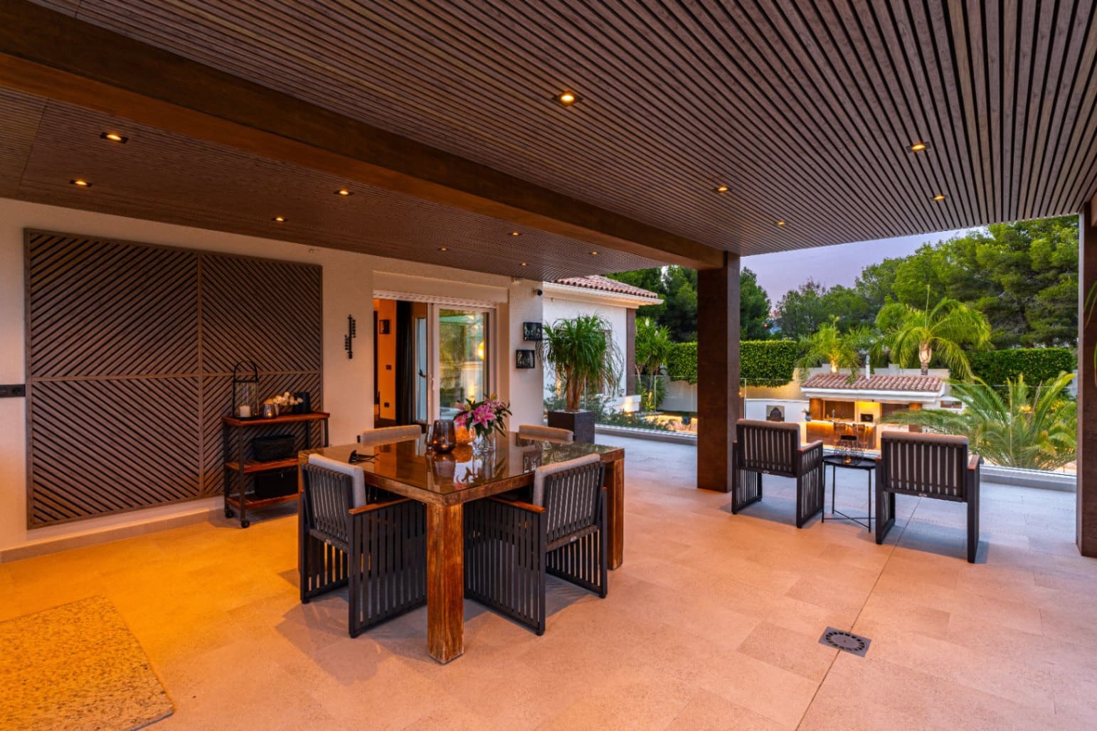 6 slaapkamer Villa te koop in La Nucia met zwembad garage - € 1.800.000 (Ref: 9337011)