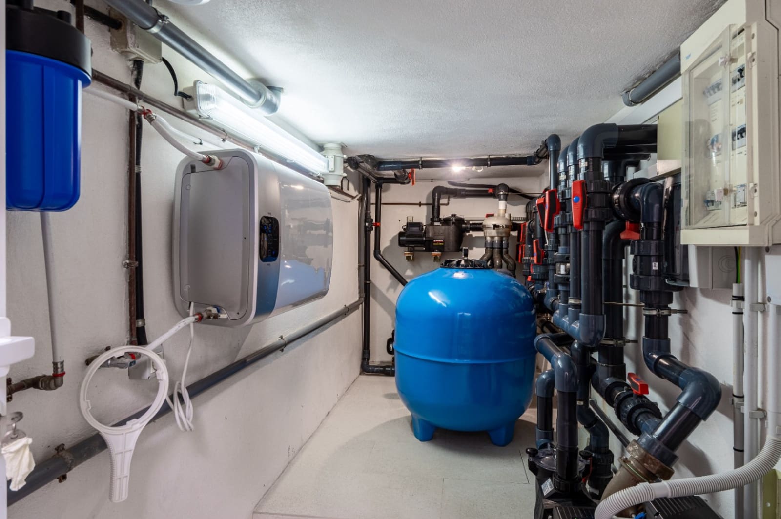 6 slaapkamer Villa te koop in La Nucia met zwembad garage - € 1.800.000 (Ref: 9337011)