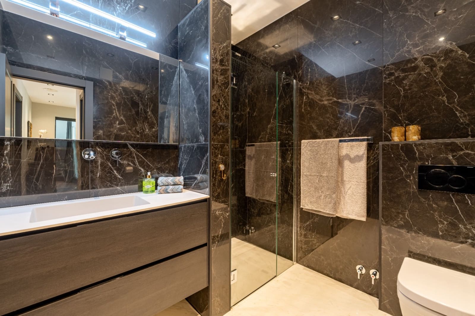 6 slaapkamer Villa te koop in La Nucia met zwembad garage - € 1.800.000 (Ref: 9337011)