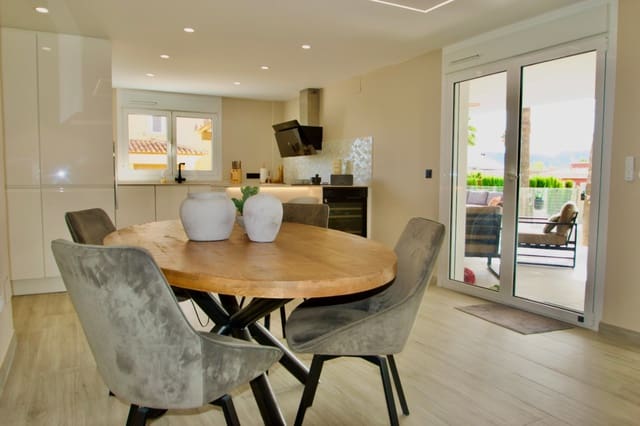 4 chambre Villa/Maison à vendre à Pueblo - Urbanizaciones, Alfaz del Pi / L'Alfàs del Pi avec piscine garage - 1 195 000 € (Ref: 9340079)