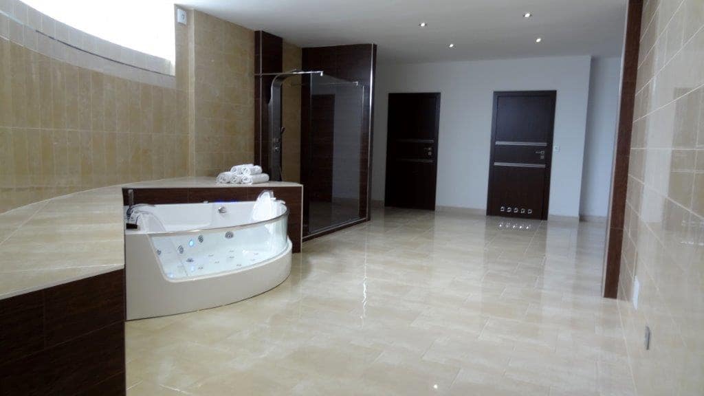 7 bedroom Villa for sale in Alfaz del Pi / L'Alfas del Pi with pool garage - € 1,250,000 (Ref: 9343582)