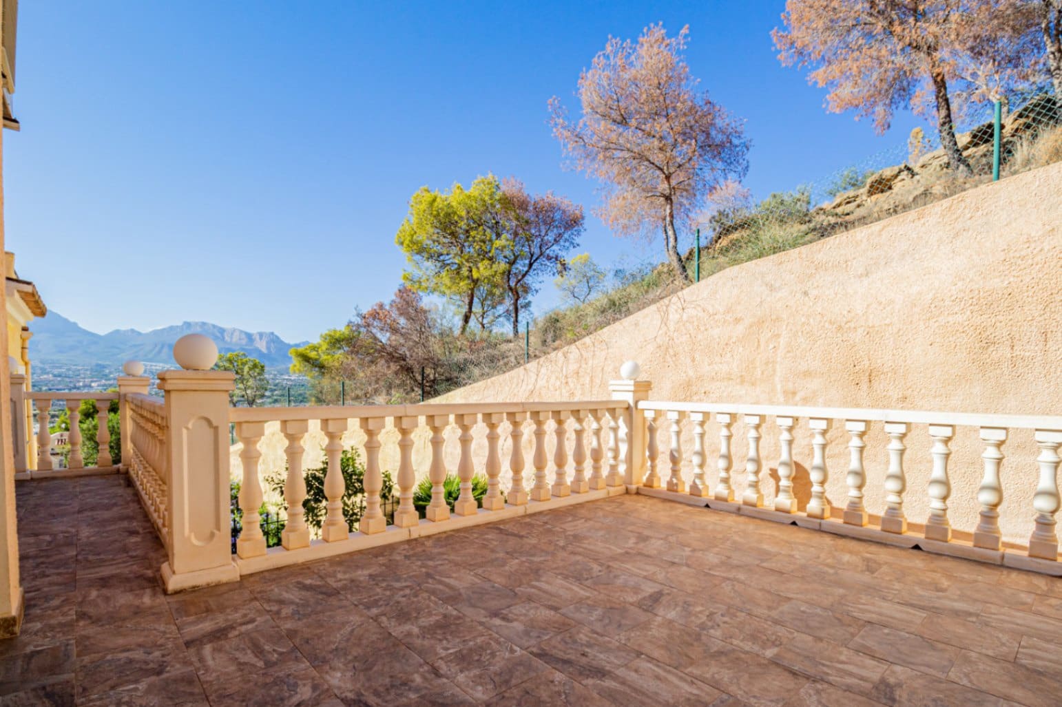 4 Zimmer Doppelhaus zu verkaufen in Albir mit Pool Garage - 890.000 € (Ref: 9348568)