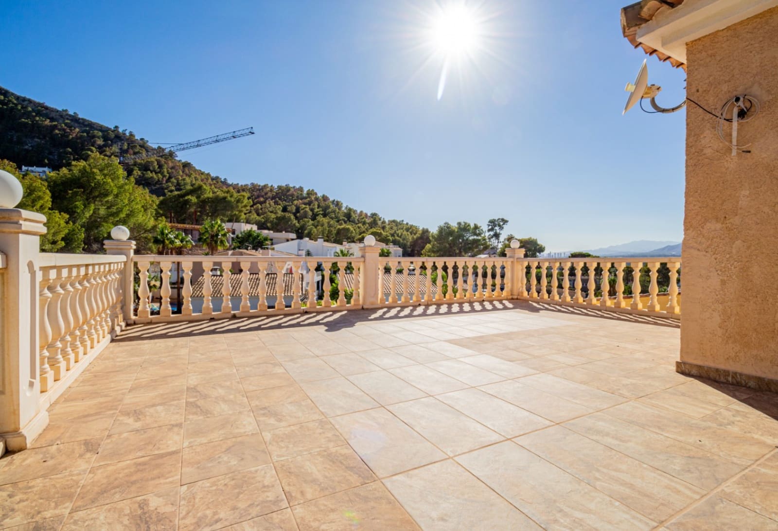 4 Zimmer Doppelhaus zu verkaufen in Albir mit Pool Garage - 890.000 € (Ref: 9348568)