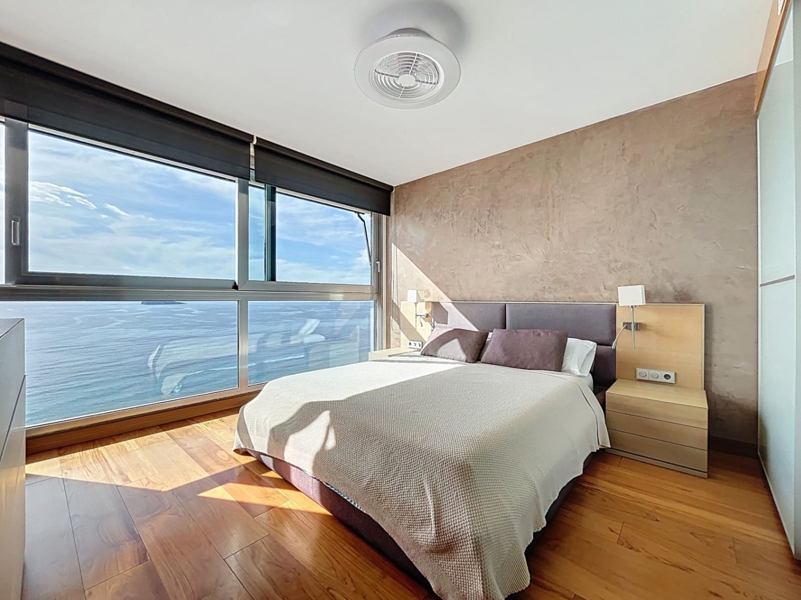 4 soverom Leilighet til salgs i Benidorm med svømmebasseng garasje - € 2 500 000 (Ref: 9349980)