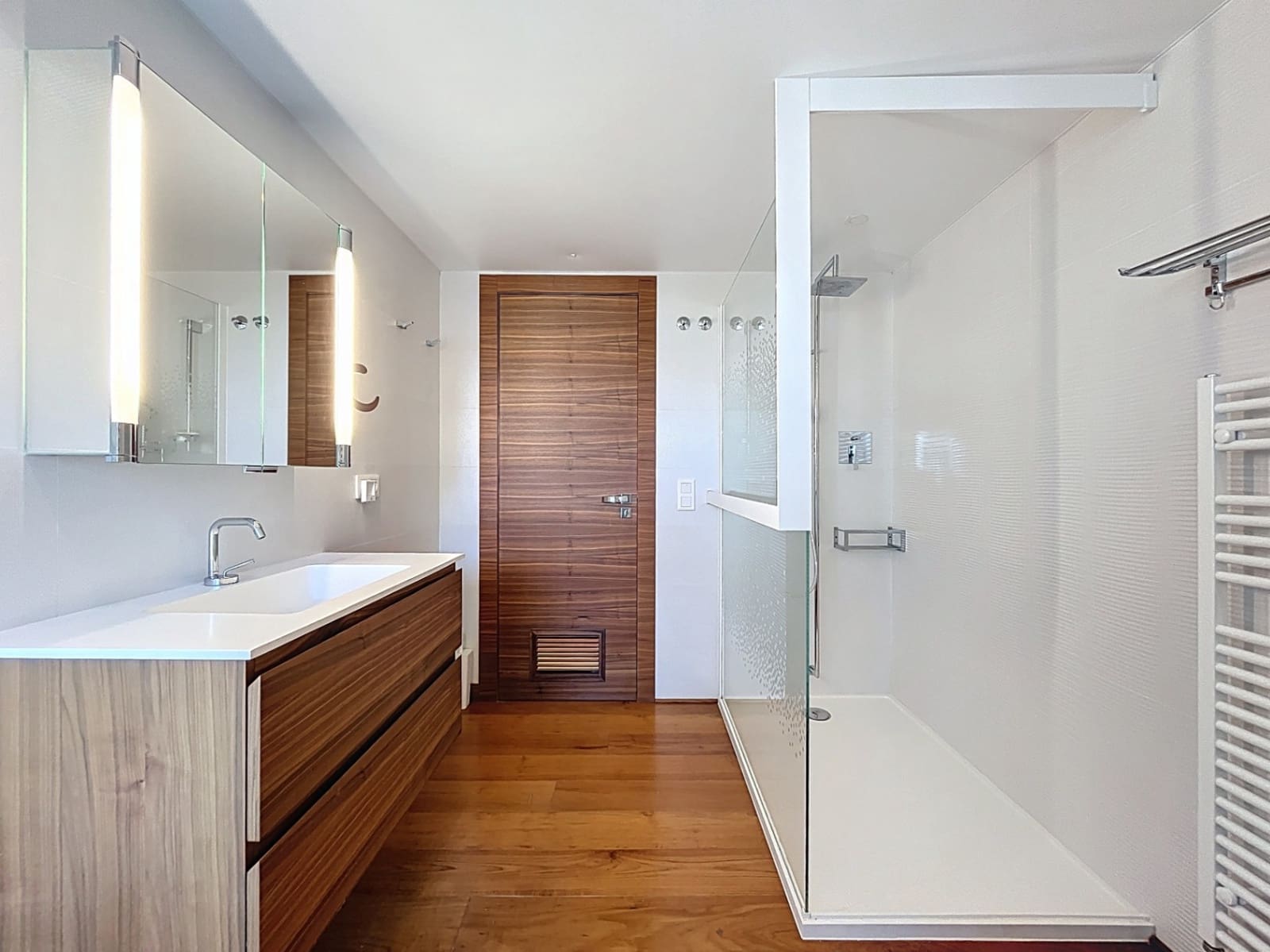 4 soverom Leilighet til salgs i Benidorm med svømmebasseng garasje - € 2 500 000 (Ref: 9349980)