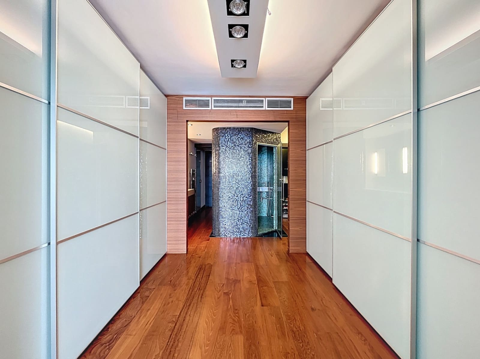 4 soverom Leilighet til salgs i Benidorm med svømmebasseng garasje - € 2 500 000 (Ref: 9349980)