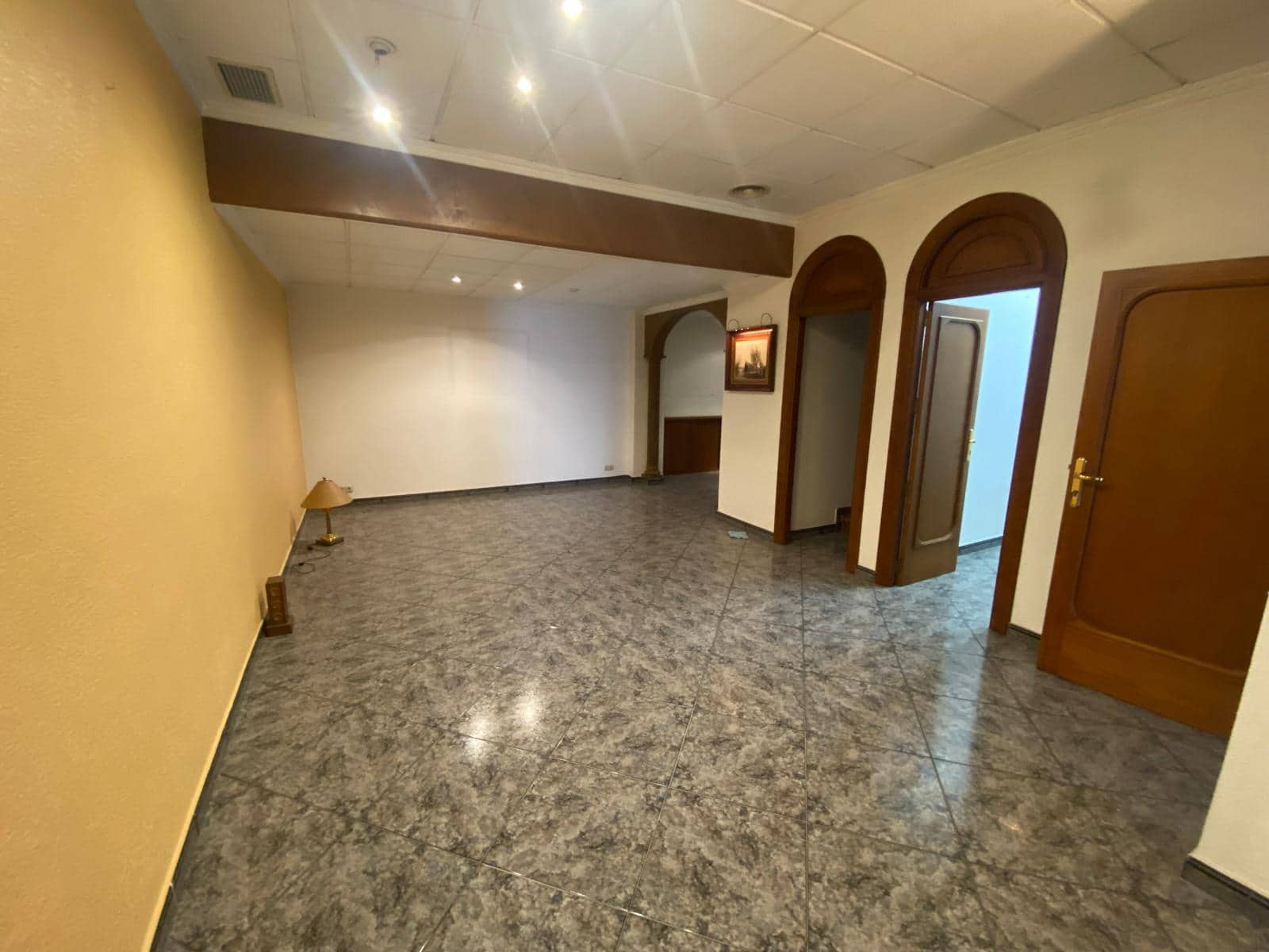 Comercial para venda em Benidorm com garagem - 425 000 € (Ref: 9369078)