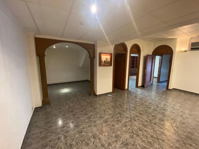 Commercial for sale in Levante Alto, Benidorm with garage - € 425,000 (Ref: 9369078)