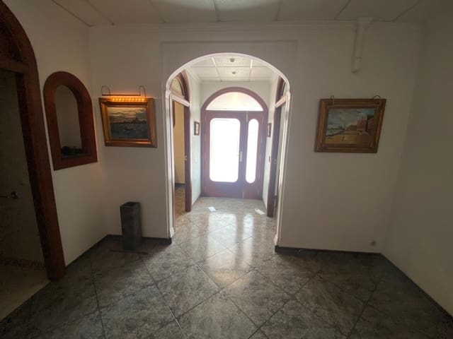 Commercial for sale in Levante Alto, Benidorm with garage - € 425,000 (Ref: 9369078)