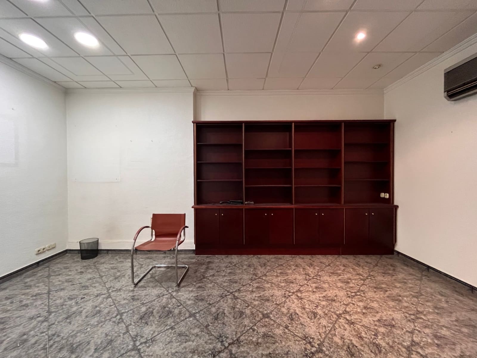 Gewerbe zu verkaufen in Benidorm mit Garage - 425.000 € (Ref: 9369078)