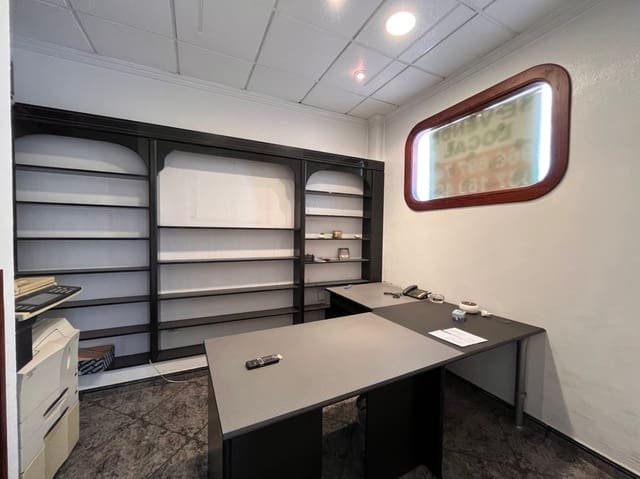 Comercial para venda em Levante Alto, Benidorm com garagem - 425 000 € (Ref: 9369078)