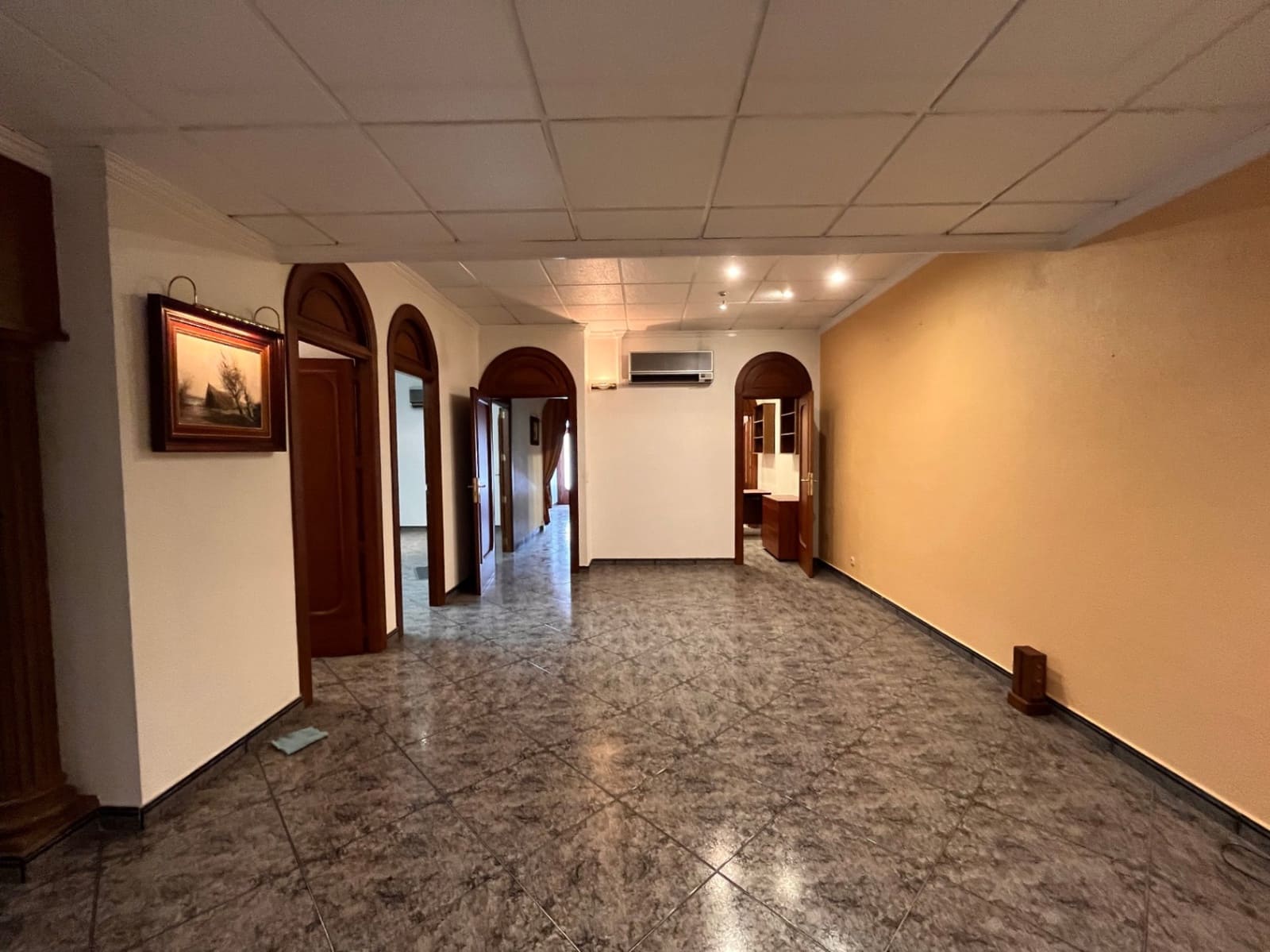 Gewerbe zu verkaufen in Benidorm mit Garage - 425.000 € (Ref: 9369078)