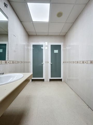 Commercial for sale in La Nucia Pueblo  , La Nucia - € 250,500 (Ref: 9369301)