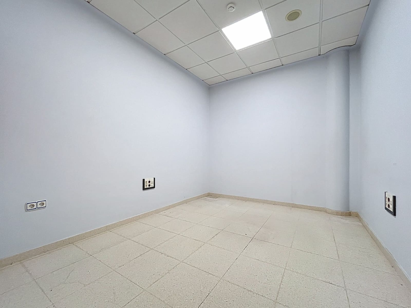 Commercieel te koop in La Nucia - € 250.500 (Ref: 9369301)