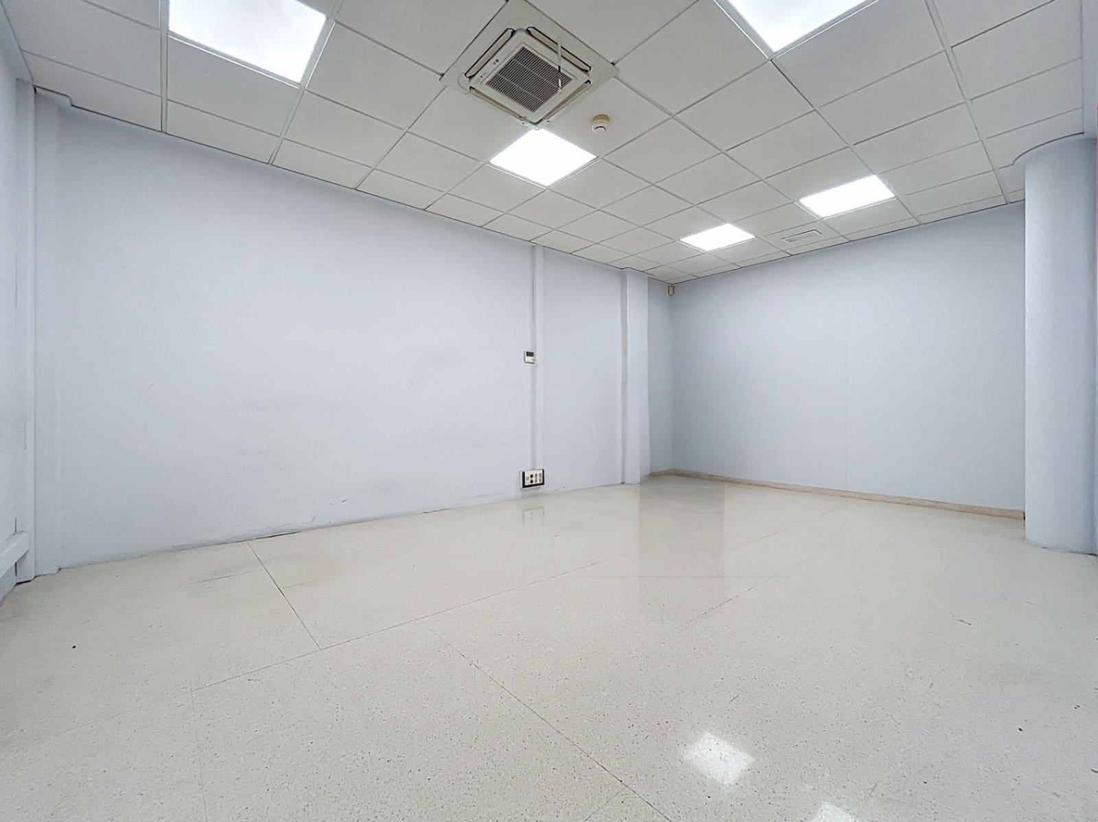 Commercieel te koop in La Nucia - € 250.500 (Ref: 9369301)