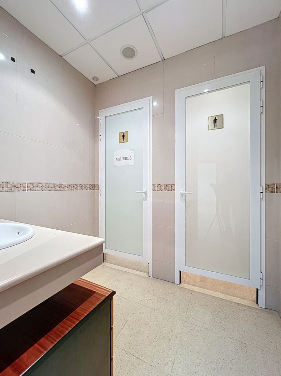 Kommersiell til salgs i La Nucia - € 230 750 (Ref: 9369302)