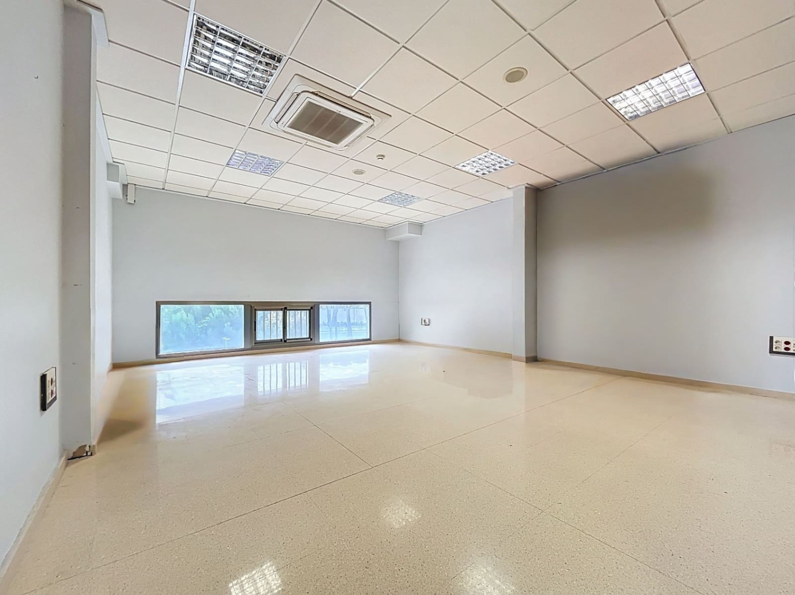 Kommersiell til salgs i La Nucia - € 230 750 (Ref: 9369302)