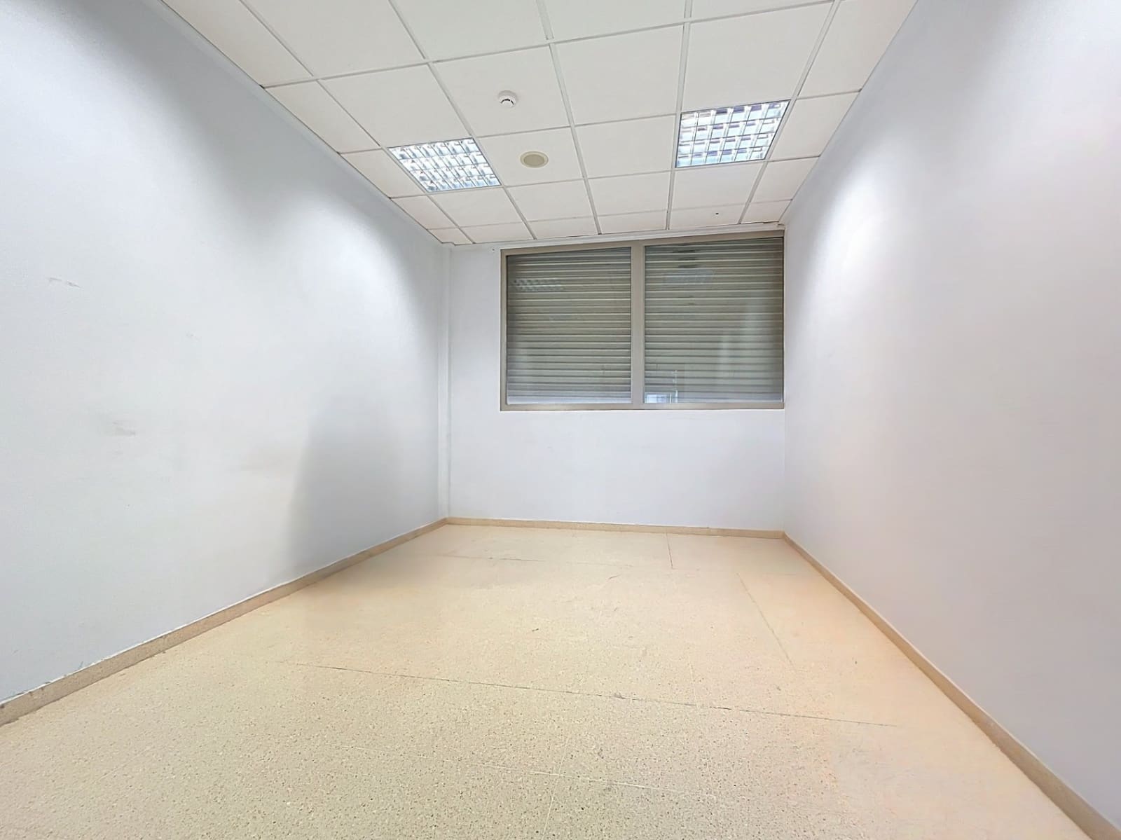 Commercieel te koop in La Nucia - € 224.800 (Ref: 9369303)