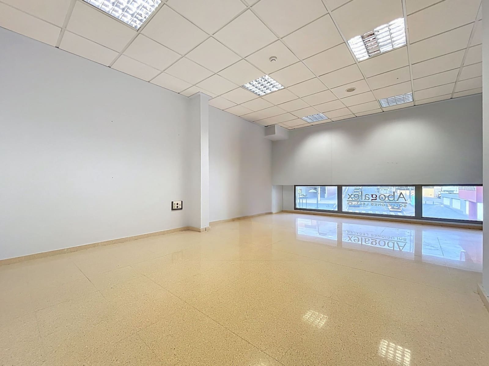 Commercieel te koop in La Nucia - € 224.800 (Ref: 9369303)