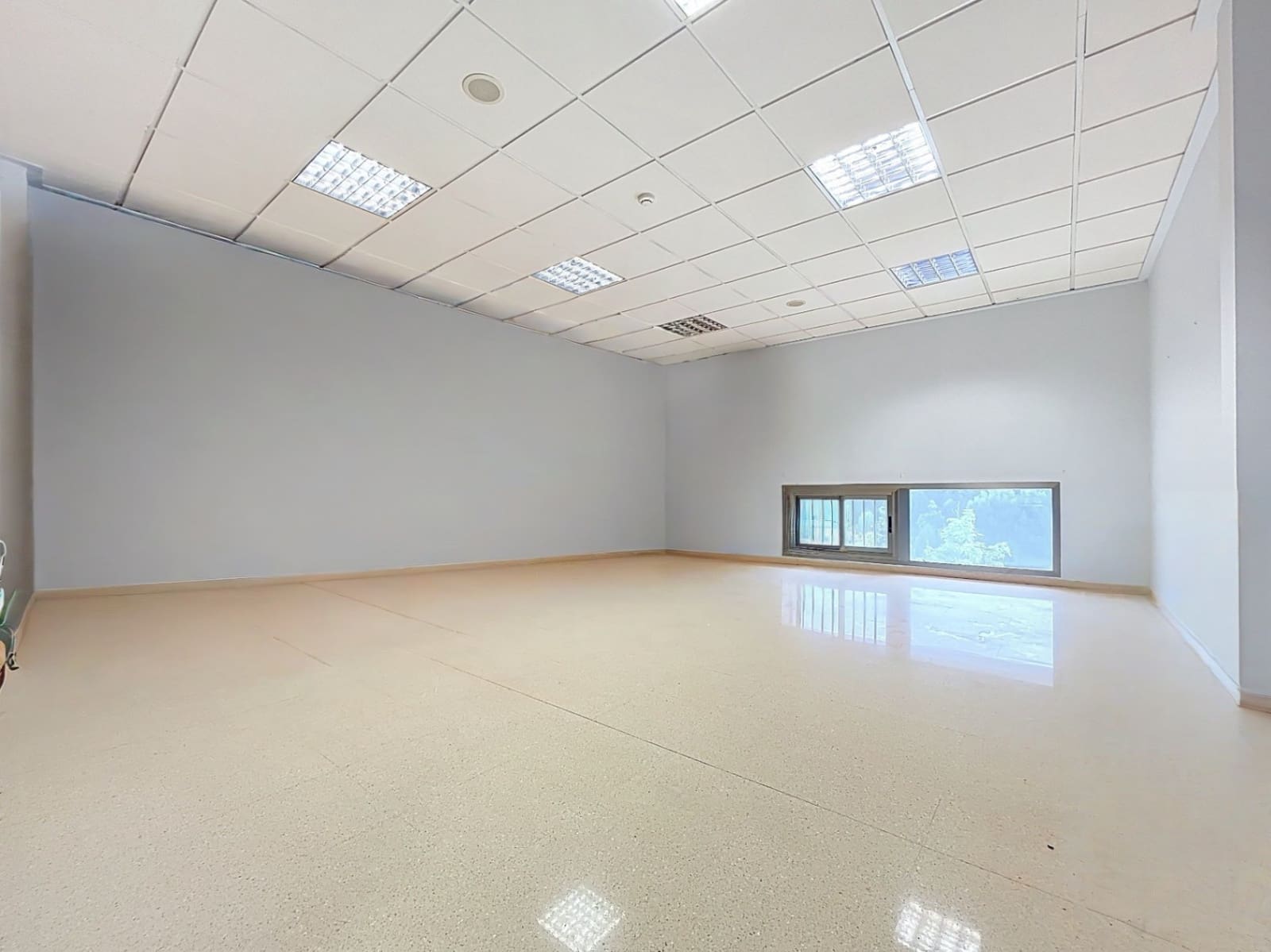 Commercieel te koop in La Nucia - € 224.800 (Ref: 9369303)