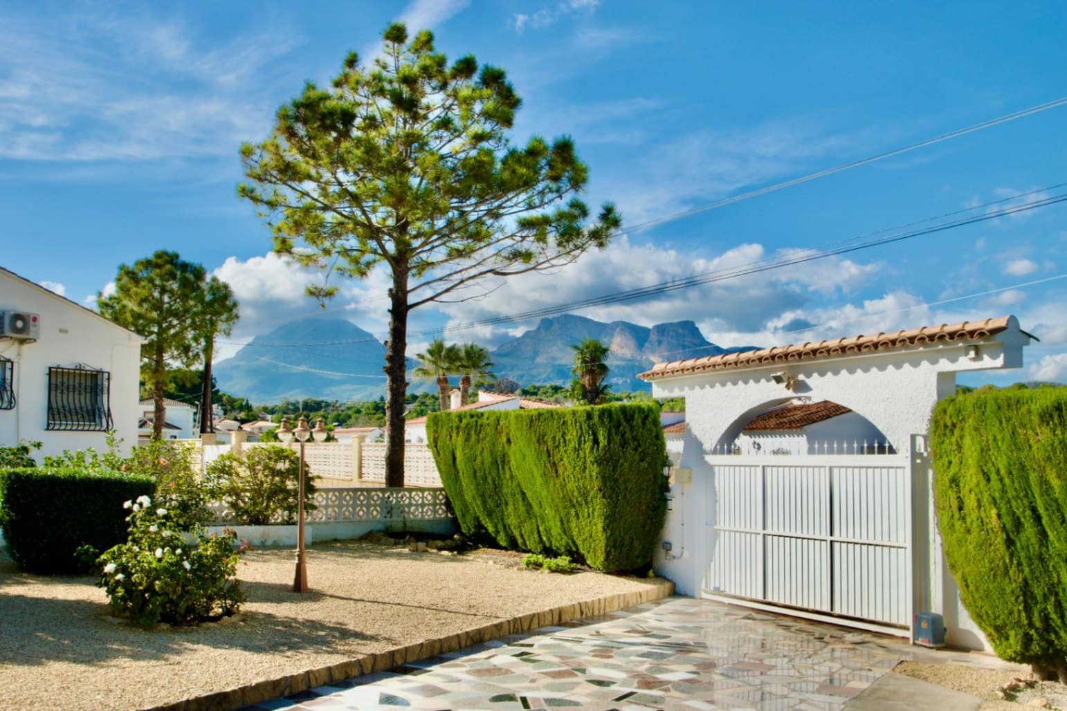 3 chambre Villa/Maison à vendre à Alfaz del Pi / L'Alfas del Pi avec piscine garage - 650 000 € (Ref: 9386712)