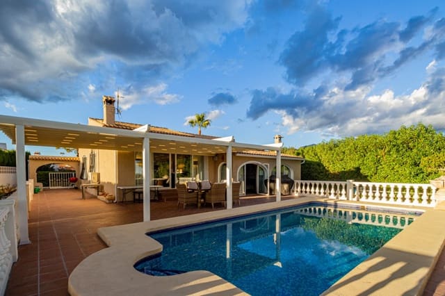 3 soveværelse Villa til salg i Pueblo - Urbanizaciones, Alfaz del Pi / L'Alfàs del Pi med swimmingpool garage - € 650.000 (Ref: 9386712)