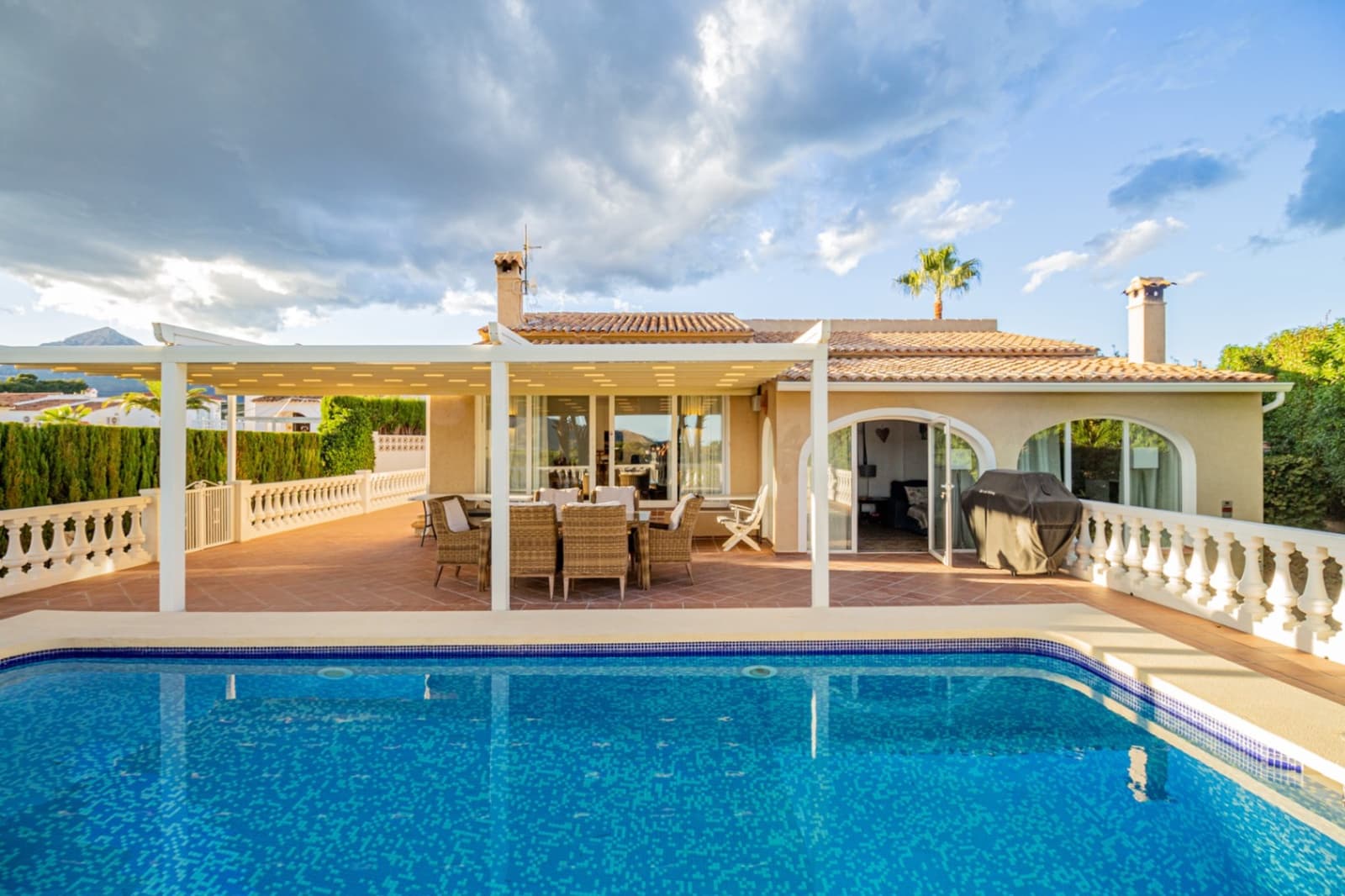 3 chambre Villa/Maison à vendre à Alfaz del Pi / L'Alfas del Pi avec piscine garage - 650 000 € (Ref: 9386712)