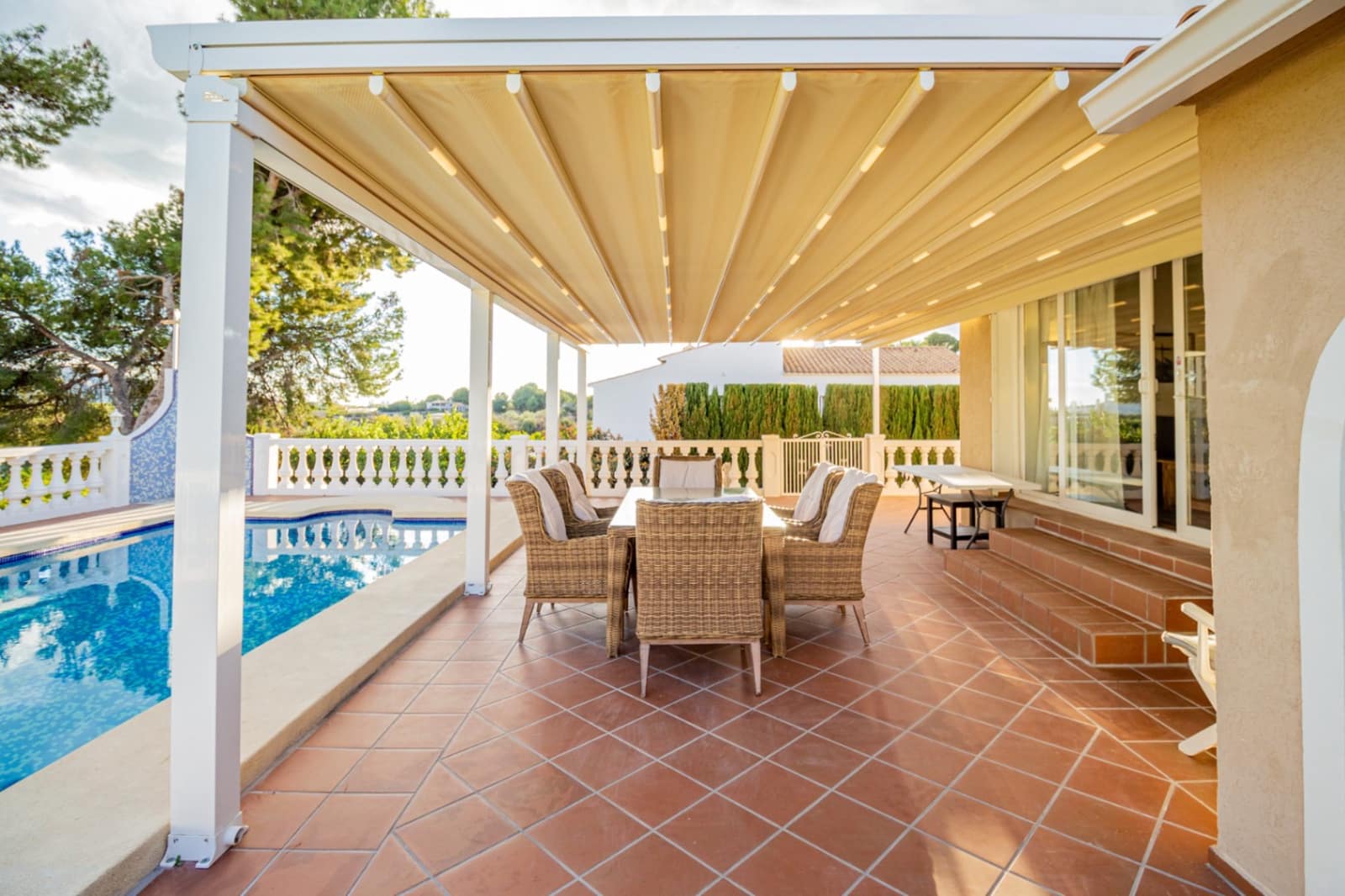 3 chambre Villa/Maison à vendre à Alfaz del Pi / L'Alfas del Pi avec piscine garage - 650 000 € (Ref: 9386712)