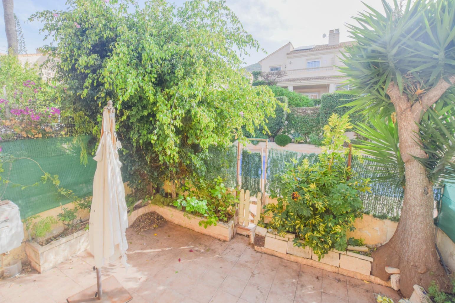 3 Zimmer Bungalow zu verkaufen in Albir mit Pool Garage - 378.000 € (Ref: 9394247)