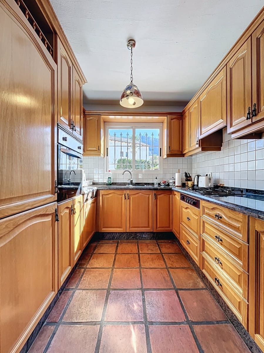 5 soverom Villa til salgs i Albir med svømmebasseng garasje - € 810 000 (Ref: 9432517)