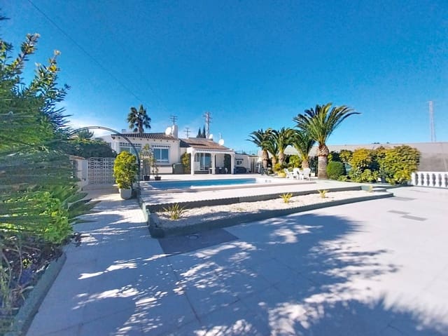 3 makuuhuone Huvila myytävänä paikassa La Nucia Pueblo  , La Nucia mukana uima-altaan 
autotalli - 495 000 € (Ref: 9432518)