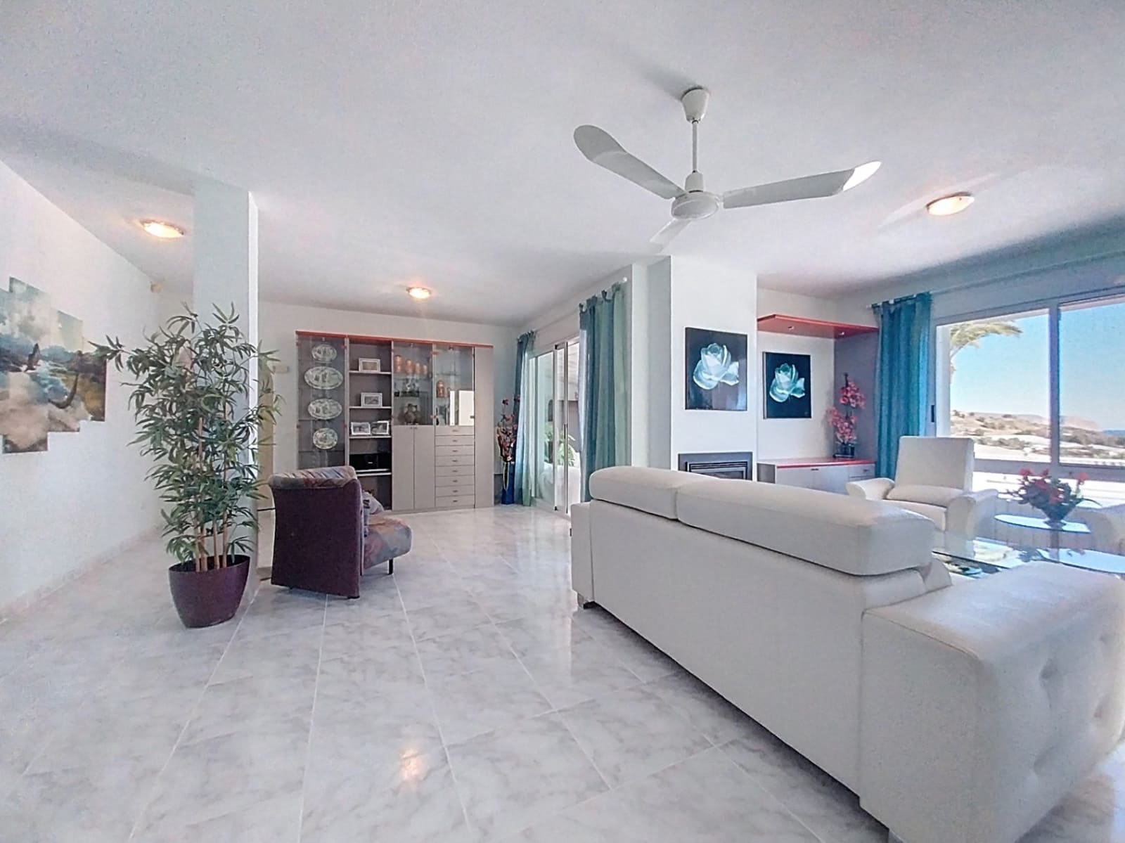 3 makuuhuone Huvila myytävänä paikassa La Nucia mukana uima-altaan 
autotalli - 495 000 € (Ref: 9432518)