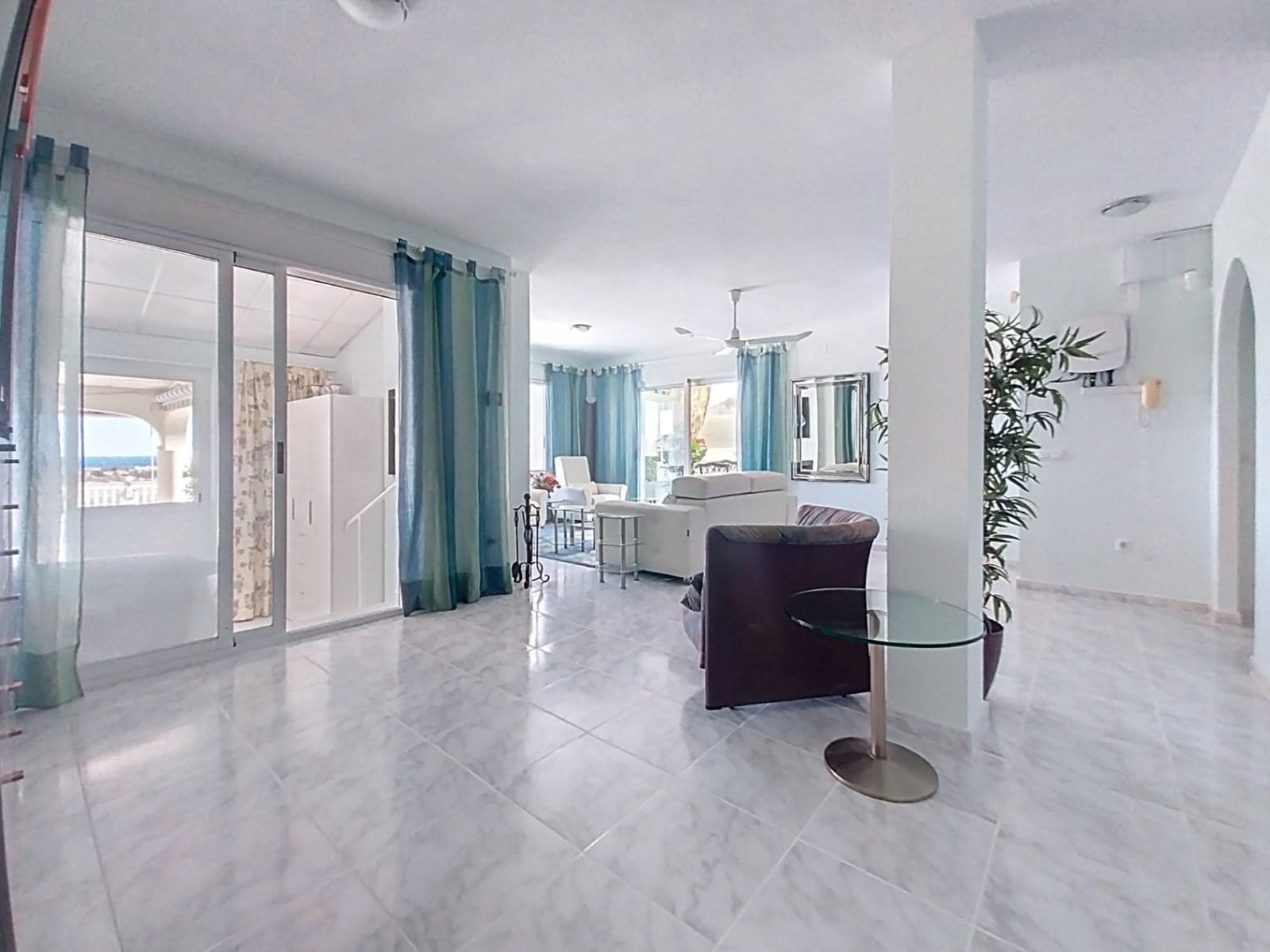 3 makuuhuone Huvila myytävänä paikassa La Nucia mukana uima-altaan 
autotalli - 495 000 € (Ref: 9432518)