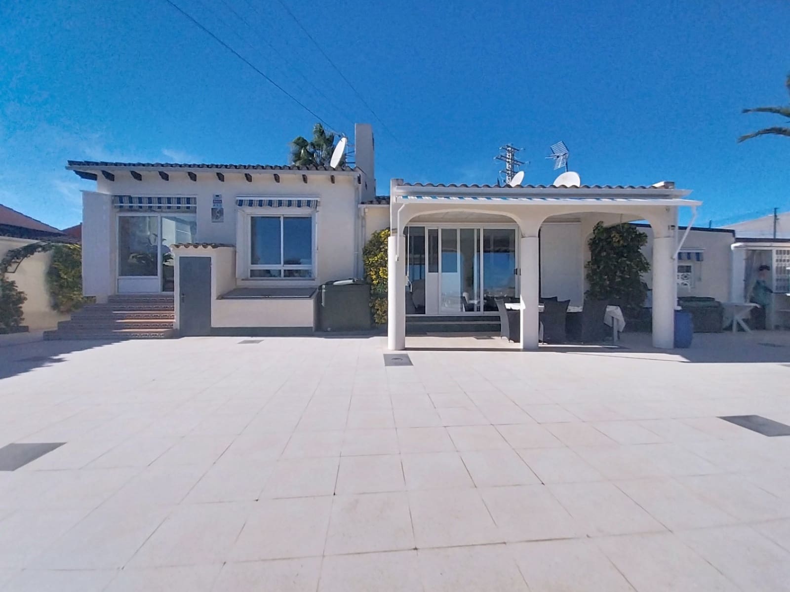 3 makuuhuone Huvila myytävänä paikassa La Nucia mukana uima-altaan 
autotalli - 495 000 € (Ref: 9432518)