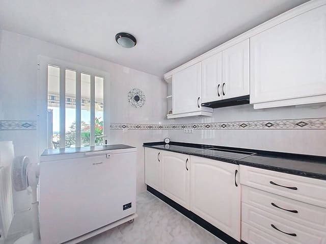 3 makuuhuone Huvila myytävänä paikassa La Nucia Pueblo  , La Nucia mukana uima-altaan 
autotalli - 495 000 € (Ref: 9432518)