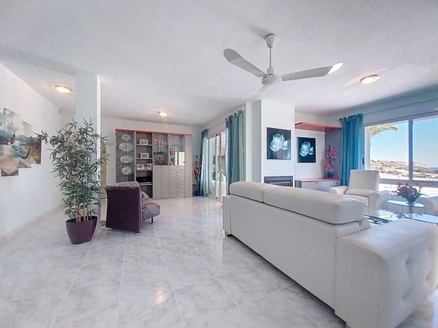 3 makuuhuone Huvila myytävänä paikassa La Nucia Pueblo  , La Nucia mukana uima-altaan 
autotalli - 495 000 € (Ref: 9432518)