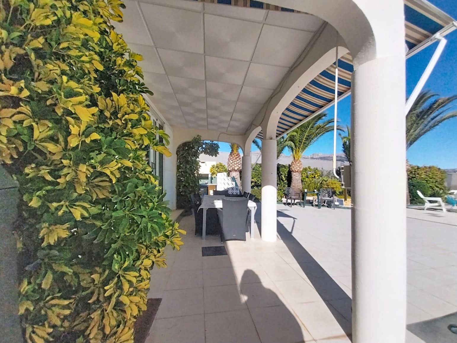 3 makuuhuone Huvila myytävänä paikassa La Nucia mukana uima-altaan 
autotalli - 495 000 € (Ref: 9432518)