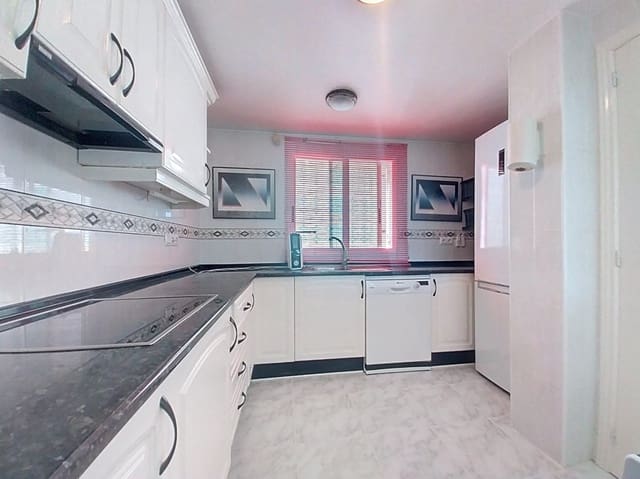 3 makuuhuone Huvila myytävänä paikassa La Nucia Pueblo  , La Nucia mukana uima-altaan 
autotalli - 495 000 € (Ref: 9432518)