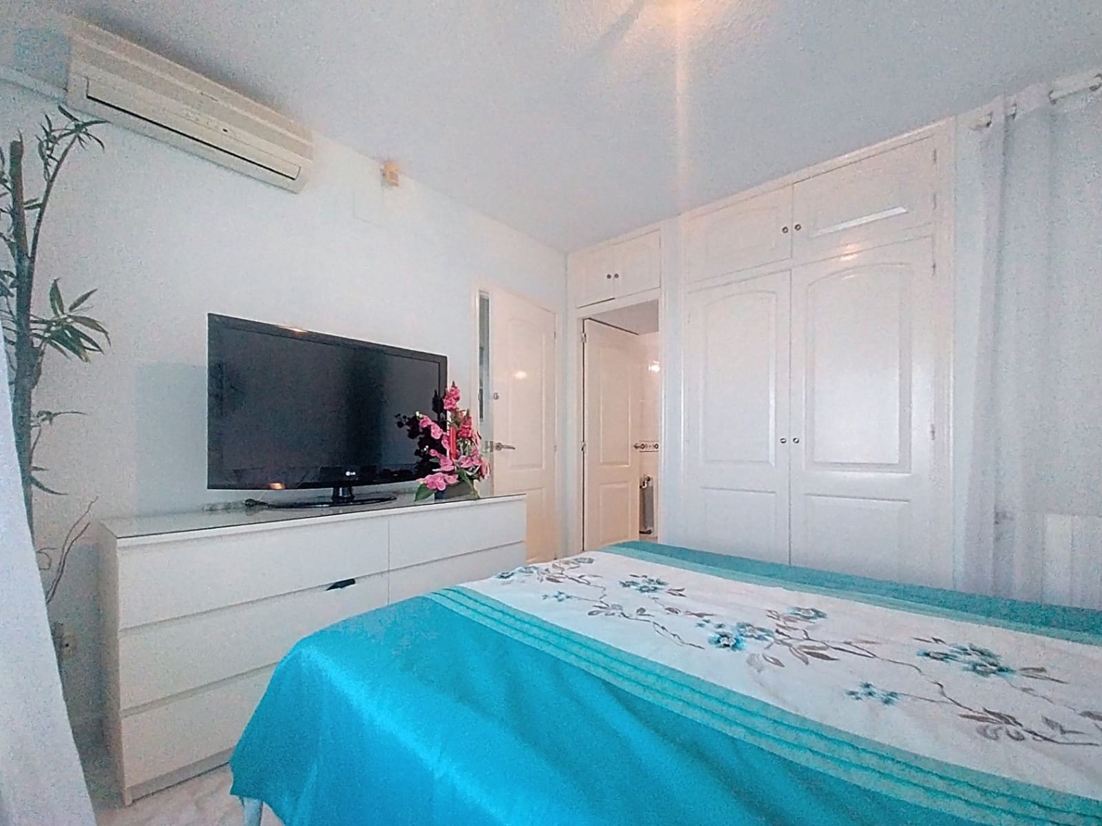 3 makuuhuone Huvila myytävänä paikassa La Nucia mukana uima-altaan 
autotalli - 495 000 € (Ref: 9432518)