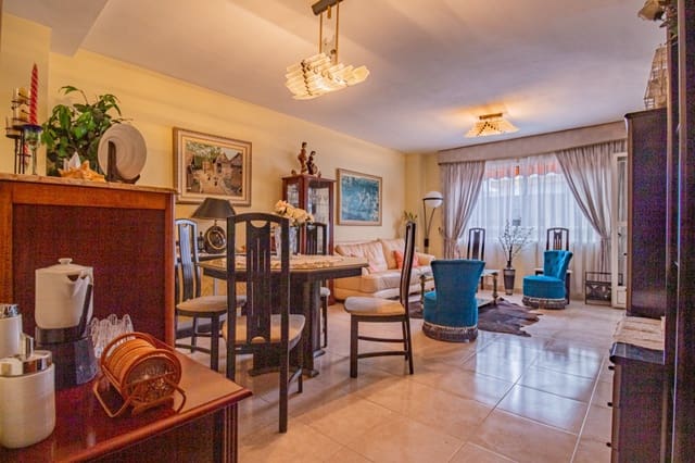 3 slaapkamer Appartement te koop in Pueblo - Urbanizaciones, Alfaz del Pi / L'Alfàs del Pi met garage - € 255.000 (Ref: 9438487)