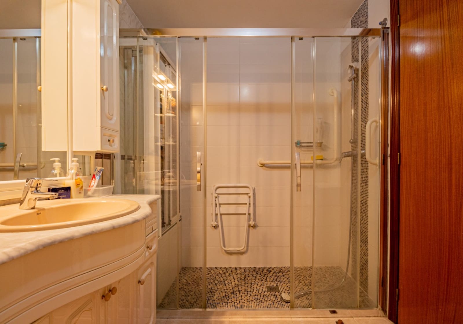 Apartamento de 3 habitaciones en Alfaz del Pi / L'Alfàs del Pi en venta con garaje - 255.000 € (Ref: 9438487)