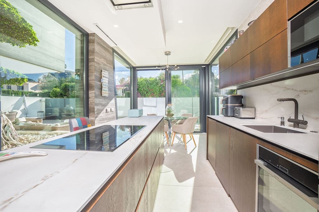 4 soverom Villa til salgs i Albir med svømmebasseng garasje - € 1 675 000 (Ref: 9449273)